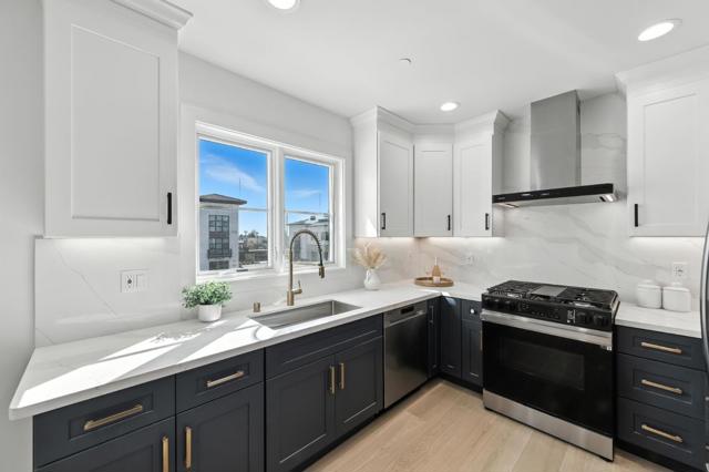 560 El Camino Real, San Carlos CA: https://media.crmls.org/mediaz/b224f1a4-6698-40e2-8a3d-2e9c3cff661f.jpg