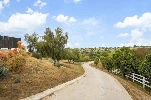 Detail Gallery Image 12 of 43 For 12502 Arboleda Vista Dr, Valley Center,  CA 92082 - 4 Beds | 2 Baths