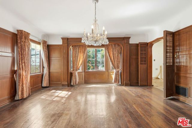 1140 Benedict Canyon Drive photo 8