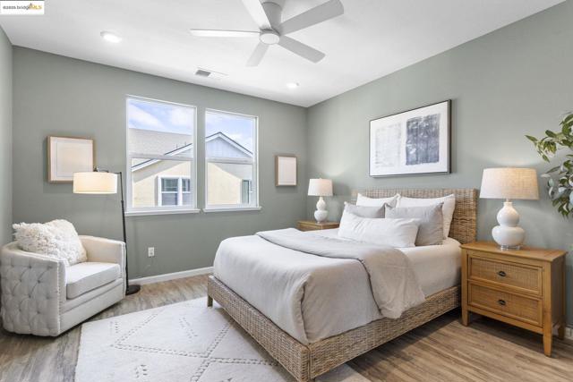 7129 Calistoga Ln, Dublin CA: https://media.crmls.org/mediaz/b225fcca-6c8c-4ff9-aaa4-274d95d86f2c.jpg