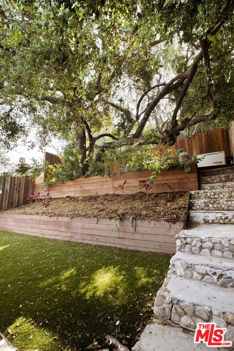 1140 N Coronado Street, Los Angeles CA: https://media.crmls.org/mediaz/b22622bd-5039-4f0f-803c-25156a67e104.jpg