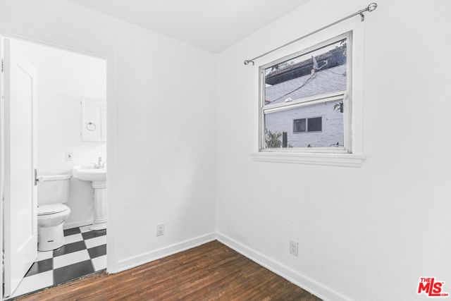 5918 1/2 Willoughby Avenue, Los Angeles CA: https://media.crmls.org/mediaz/b22624ae-bda1-4240-bc26-fd2434bb1d0a.jpg