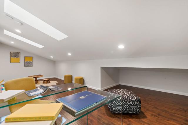 20179 Northwest Square, Cupertino CA: https://media.crmls.org/mediaz/b2265c1a-3f6f-4b1b-8e4d-6df0c39d027c.jpg