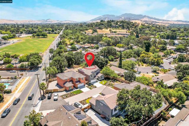 2722 Cowell Rd, Concord CA: https://media.crmls.org/mediaz/b2270028-5475-4b48-b037-b81e6724f781.jpg