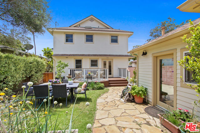 4352 Lyceum Avenue, Los Angeles CA: https://media.crmls.org/mediaz/b2273aa6-aff6-4cb5-a0ab-ddb74b0add5a.jpg