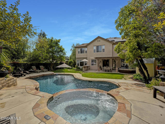 331 Briar Bluff Circle, Thousand Oaks CA: https://media.crmls.org/mediaz/b2279772-f7af-4bb4-b674-a472038d6a54.jpg