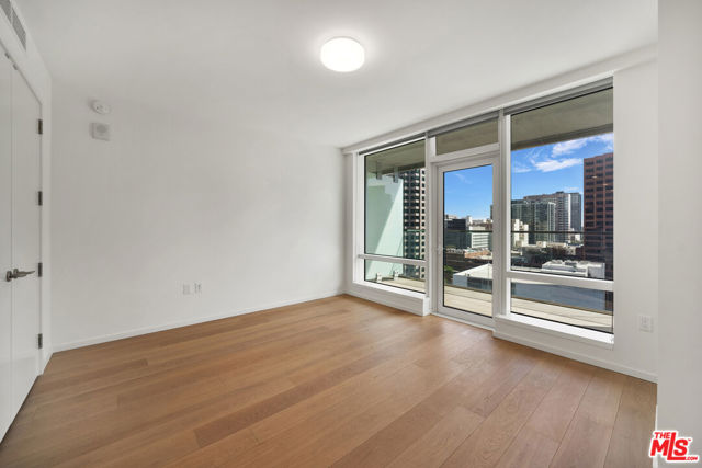 877 Francisco Street, Los Angeles CA: https://media.crmls.org/mediaz/b227b596-49c1-4b3b-bcb5-8722ebff2aa2.jpg