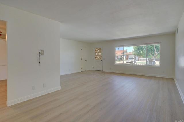 1161 W Westmont Ave, Hemet CA: https://media.crmls.org/mediaz/b227cdcb-83ae-4ca4-9c3e-8ea08b986c6a.jpg