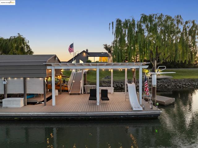 17035 TERMINOUS RD, Isleton CA: https://media.crmls.org/mediaz/b22809a8-7d26-43c9-93b9-1e44a0c7ed11.jpg