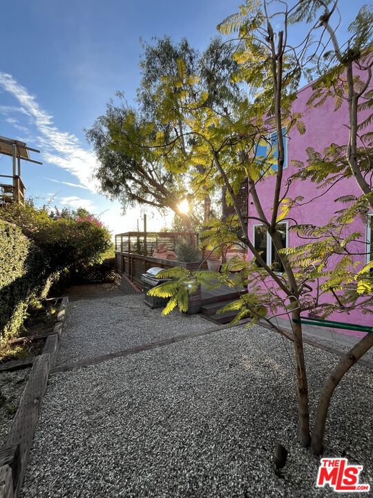 1966 Vestal Avenue, Los Angeles CA: https://media.crmls.org/mediaz/b2280da8-300e-429e-a576-b13cc32acdc5.jpg