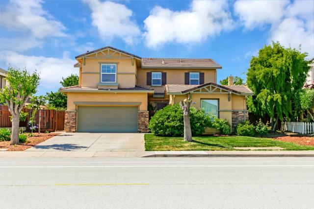 685 E Central Avenue, Morgan Hill CA: https://media.crmls.org/mediaz/b2283669-6029-409f-b798-fb35809d37de.jpg