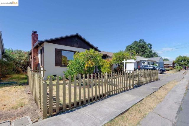 2840 Mount Diablo ST, Concord CA: https://media.crmls.org/mediaz/b2285c5e-d94a-458f-a5c0-86fa684dd579.jpg