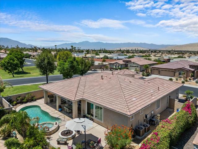62 Via Del Pienza, Rancho Mirage CA: https://media.crmls.org/mediaz/b228c7d1-1507-4ab2-8c0c-710e998e0ebc.jpg