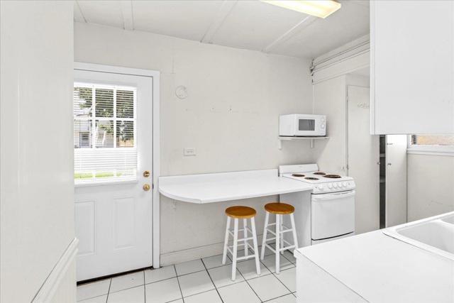 4125 Prunedale Avenue, Gilroy CA: https://media.crmls.org/mediaz/b228ee68-a743-442b-9b78-61dc6d695f1e.jpg