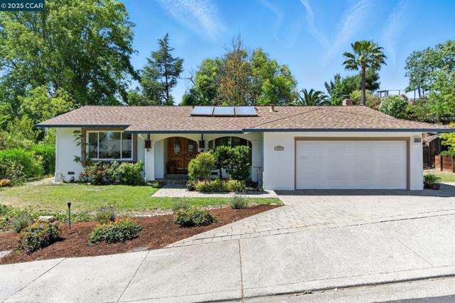 3824 Via Granada, Moraga CA: https://media.crmls.org/mediaz/b2293b73-4531-43de-8f83-dc8d0d87e8c3.jpg