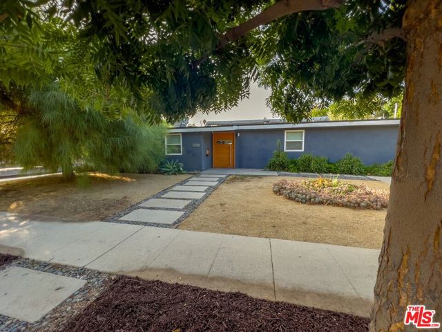 19500 Blythe Street photo 3