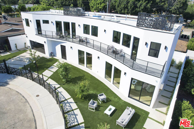 4338 Huntley Avenue, Culver City CA: https://media.crmls.org/mediaz/b22984cd-ca6b-469a-a68a-f33eea1e308a.jpg