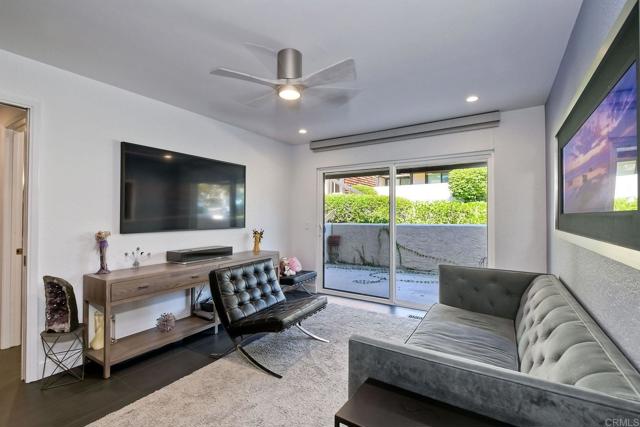 Detail Gallery Image 5 of 45 For 2144 Caminito Del Barco, Del Mar,  CA 92014 - 2 Beds | 2 Baths