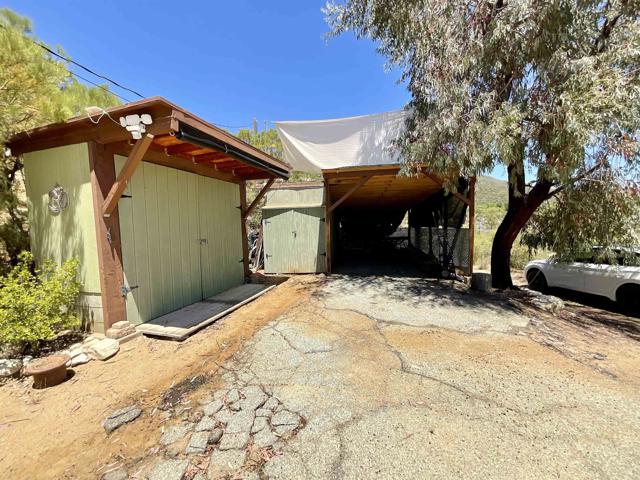 38281 Western Hills Drive, Anza CA: https://media.crmls.org/mediaz/b22a25a5-cf1b-466b-85d9-340091b528d1.jpg