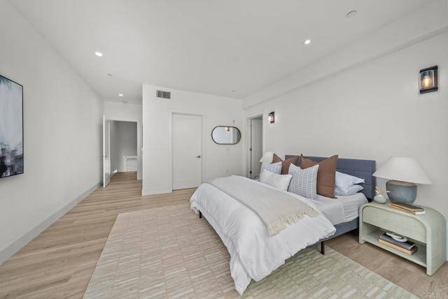 Detail Gallery Image 16 of 34 For 2646 State Street, Unit #D, Carlsbad,  CA 92008 - 3 Beds | 3/1 Baths