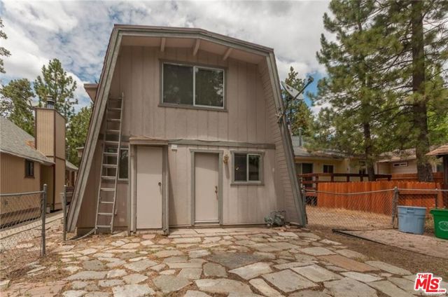 40249 ESTERLY Lane, Big Bear CA: https://media.crmls.org/mediaz/b22a2f86-8dad-4556-96cc-1cb312f7a832.jpg