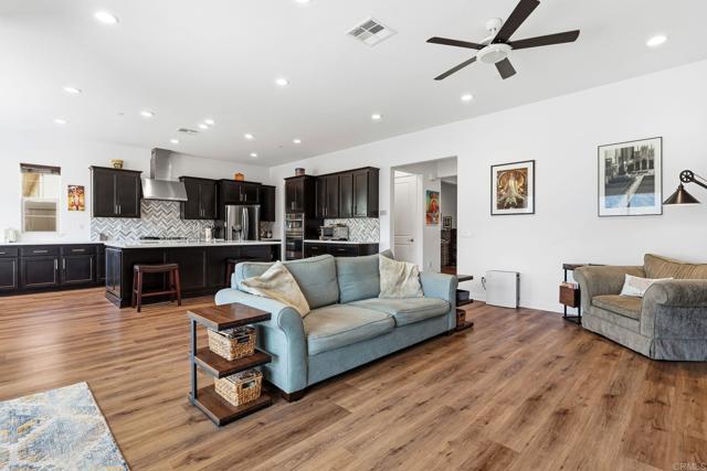 Detail Gallery Image 11 of 47 For 24067 Brison Dr, Corona,  CA 92883 - 2 Beds | 2 Baths