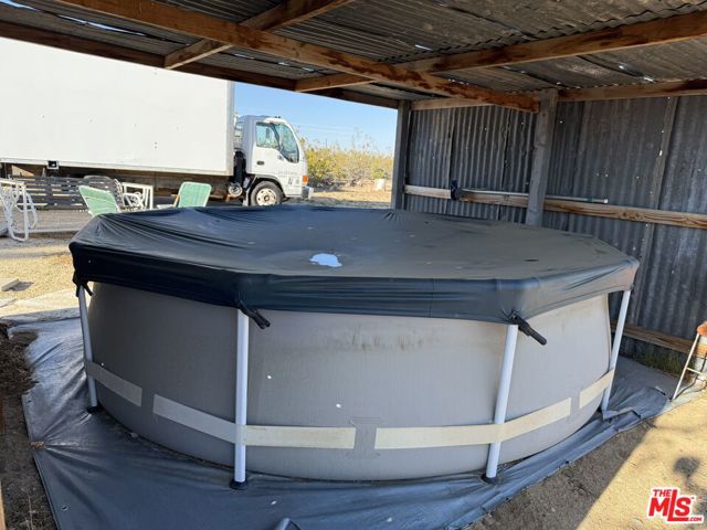 6000 W 140th Street West, Rosamond CA: https://media.crmls.org/mediaz/b22ae362-27dd-4338-b410-4b4576ecd5f0.jpg