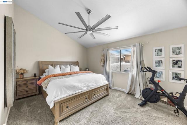 502 Chablis Way, Manteca CA: https://media.crmls.org/mediaz/b22b7512-768b-454f-b624-e9e3f4005319.jpg