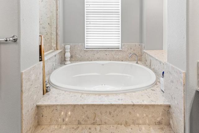 2846 Roundstone Drive, Gilroy CA: https://media.crmls.org/mediaz/b22bb47a-e0ec-422e-ad14-0ce770cb7a4b.jpg