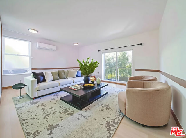 320 Westminster Avenue, Los Angeles CA: https://media.crmls.org/mediaz/b22c25b0-4e98-4e65-a93f-b028b425ea7e.jpg