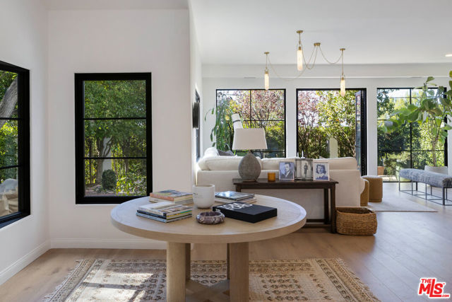 13439 Java Drive, Los Angeles CA: https://media.crmls.org/mediaz/b22c368e-285e-42cc-93a4-0dabec275d4f.jpg