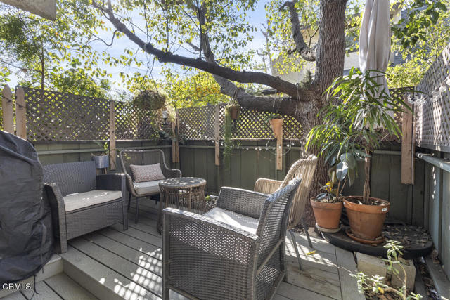 Detail Gallery Image 22 of 31 For 13561 Valerio St a,  Van Nuys,  CA 91405 - 3 Beds | 3 Baths