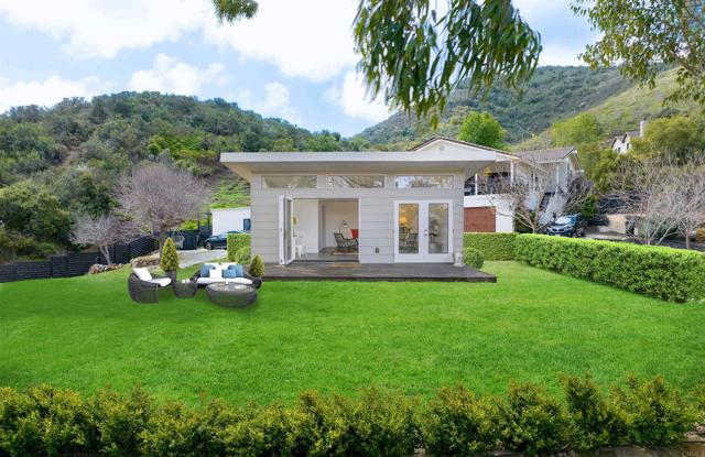 19950 Elfin Forest Ln, Escondido CA: https://media.crmls.org/mediaz/b22caec9-aeef-4771-9d0d-5404f26dbf4f.jpg