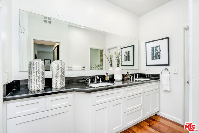 1830 Westholme Avenue, Los Angeles CA: https://media.crmls.org/mediaz/b22d65b5-761c-4861-898b-d9ea9f588997.jpg