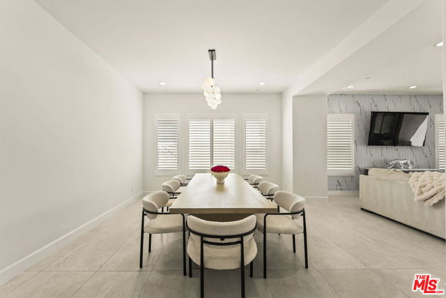 11767 Toyon Drive, Chatsworth CA: https://media.crmls.org/mediaz/b22defe3-65e1-4fcc-94a7-0659537bbcdb.jpg