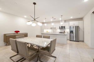 211 The, Palm Springs CA: https://media.crmls.org/mediaz/b22e0265-7977-4103-af39-6d192b7cfab8.jpg