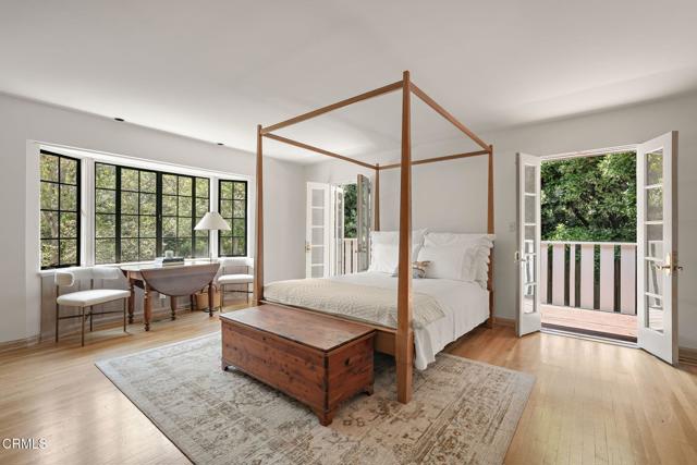 818 Huntington Garden Drive, San Marino CA: https://media.crmls.org/mediaz/b22e3ec3-5db4-4d1d-9a9b-db70712cb676.jpg