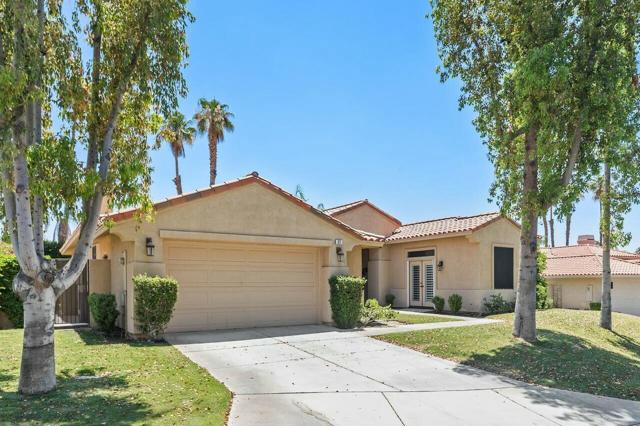 63 San Marino Circle, Rancho Mirage CA: https://media.crmls.org/mediaz/b22eb123-8185-4d56-abf8-aa4bc413d482.jpg