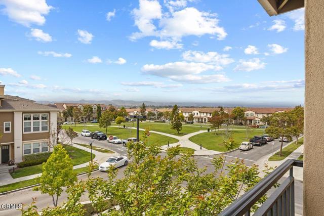 3004 Moonlight Park Avenue, Oxnard CA: https://media.crmls.org/mediaz/b22eb5fa-925c-48dc-bcc1-7b208cffc898.jpg