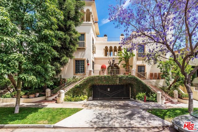 1320 N Harper Avenue, West Hollywood CA: https://media.crmls.org/mediaz/b22ec027-9dd4-4072-8288-59752134be3b.jpg