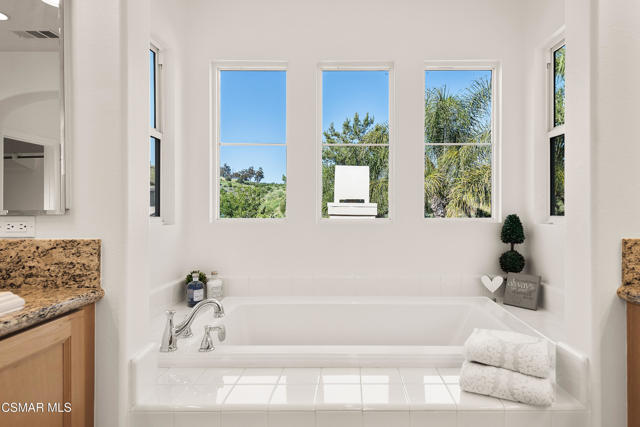 13290 Red Bird Court, Moorpark CA: https://media.crmls.org/mediaz/b22f88f6-64cb-4356-80f9-0af43fcca5ad.jpg