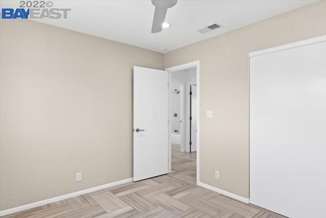 21 Lisa Ct, Brentwood CA: https://media.crmls.org/mediaz/b22f9672-7afd-425e-a5f2-ca5a4931ab10.jpg