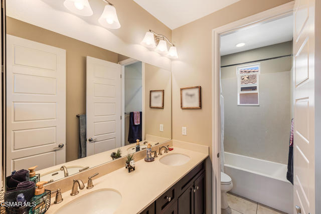 13170 Bent Grass Place, Moorpark CA: https://media.crmls.org/mediaz/b230114f-4ac4-4f47-9294-3b43d90490e3.jpg