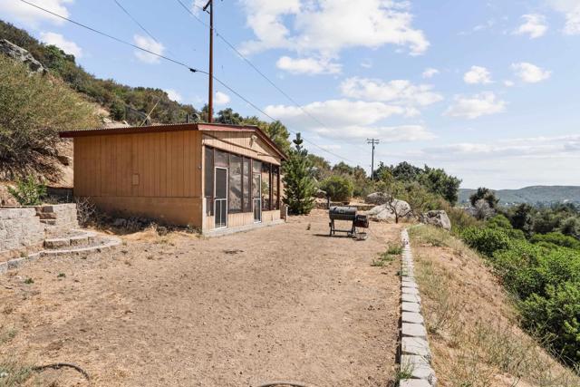 9784 Mizpah Spur, Descanso CA: https://media.crmls.org/mediaz/b2304cf7-5661-48e8-bd97-d1ff1b47b890.jpg