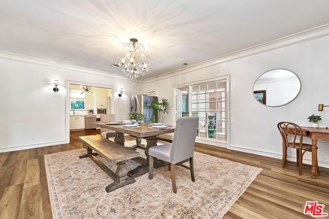 728 S Windsor Boulevard, Los Angeles CA: https://media.crmls.org/mediaz/b2315491-e7b9-411d-aefc-86617952ba00.jpg
