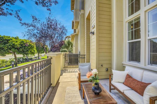 308 Whidbey Lane, Redwood City CA: https://media.crmls.org/mediaz/b2319a89-5d8e-4c9b-9492-6400ceded62a.jpg