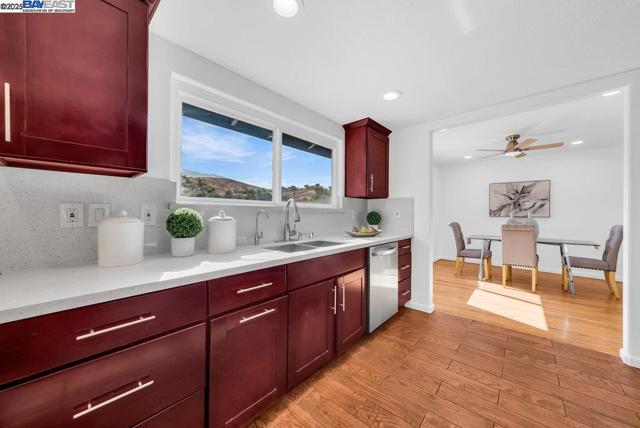 48346 Cottonwood St, Fremont CA: https://media.crmls.org/mediaz/b231bd5f-156a-4adf-a7f8-ce46f3029d2d.jpg