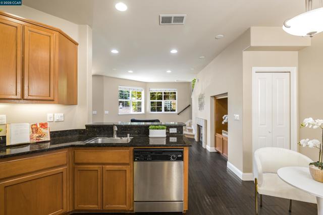 1121 Haven Street, Martinez CA: https://media.crmls.org/mediaz/b231d473-0e80-41db-a6b0-d5a5eaf47ba0.jpg