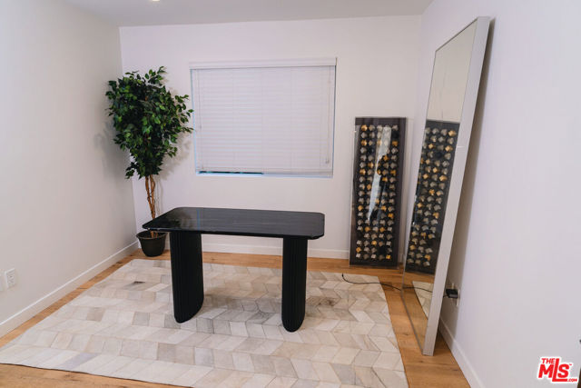 3423 Scadlock Lane, Sherman Oaks CA: https://media.crmls.org/mediaz/b23210bf-756b-4ff2-b663-3adb2d03d606.jpg