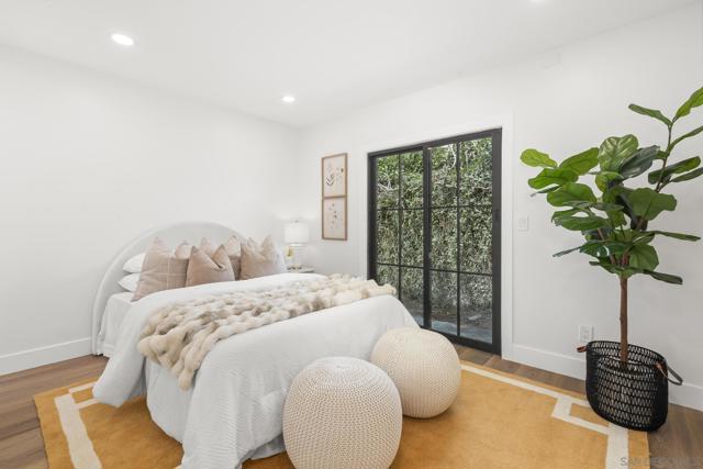 375 E Avenue, Coronado CA: https://media.crmls.org/mediaz/b232a445-ee38-4f6d-8a91-7dd0b81411fb.jpg